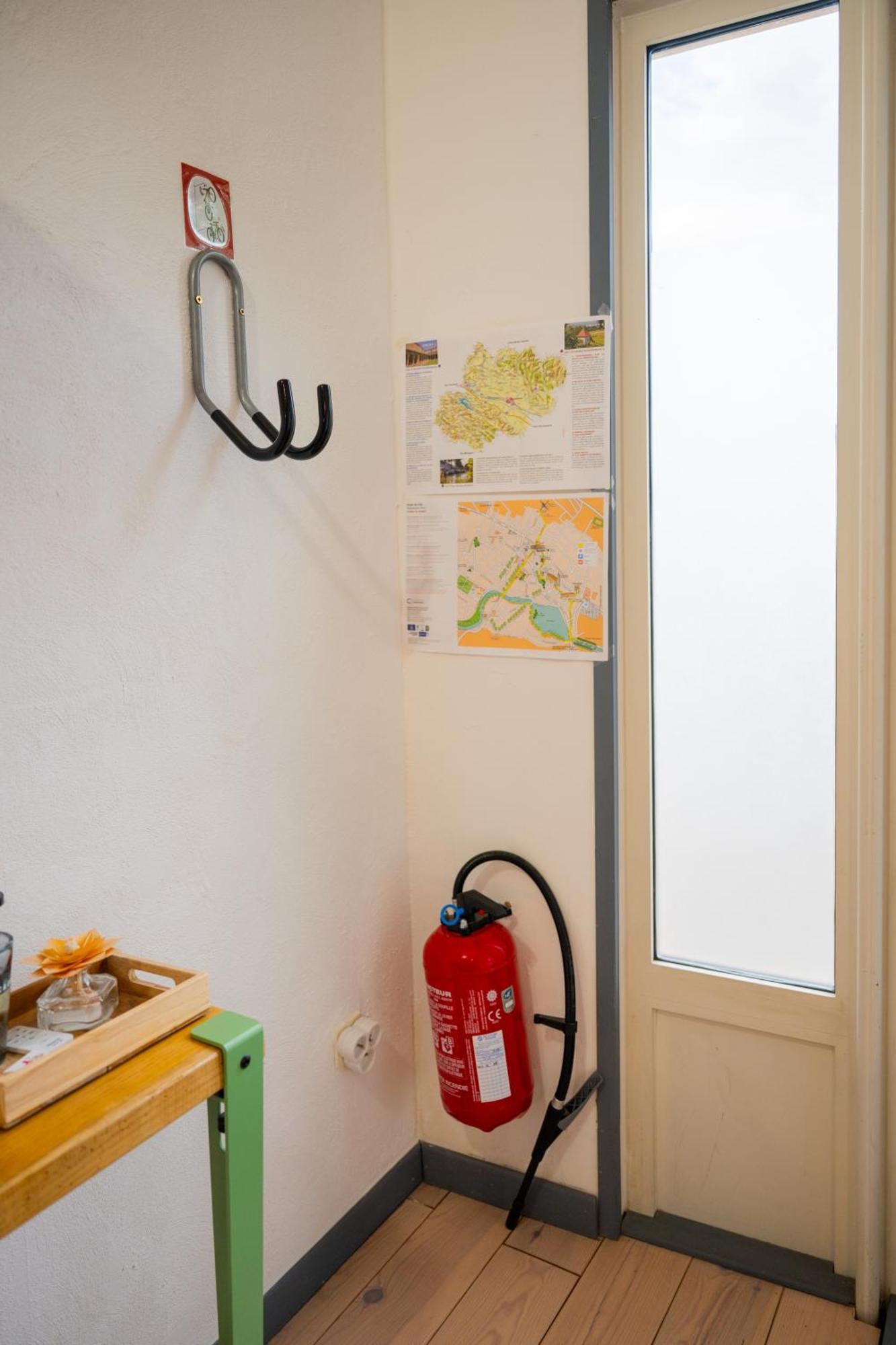 Chez La Fille De L Eclusier Apartment กัสเตลโนดารี ภายนอก รูปภาพ
