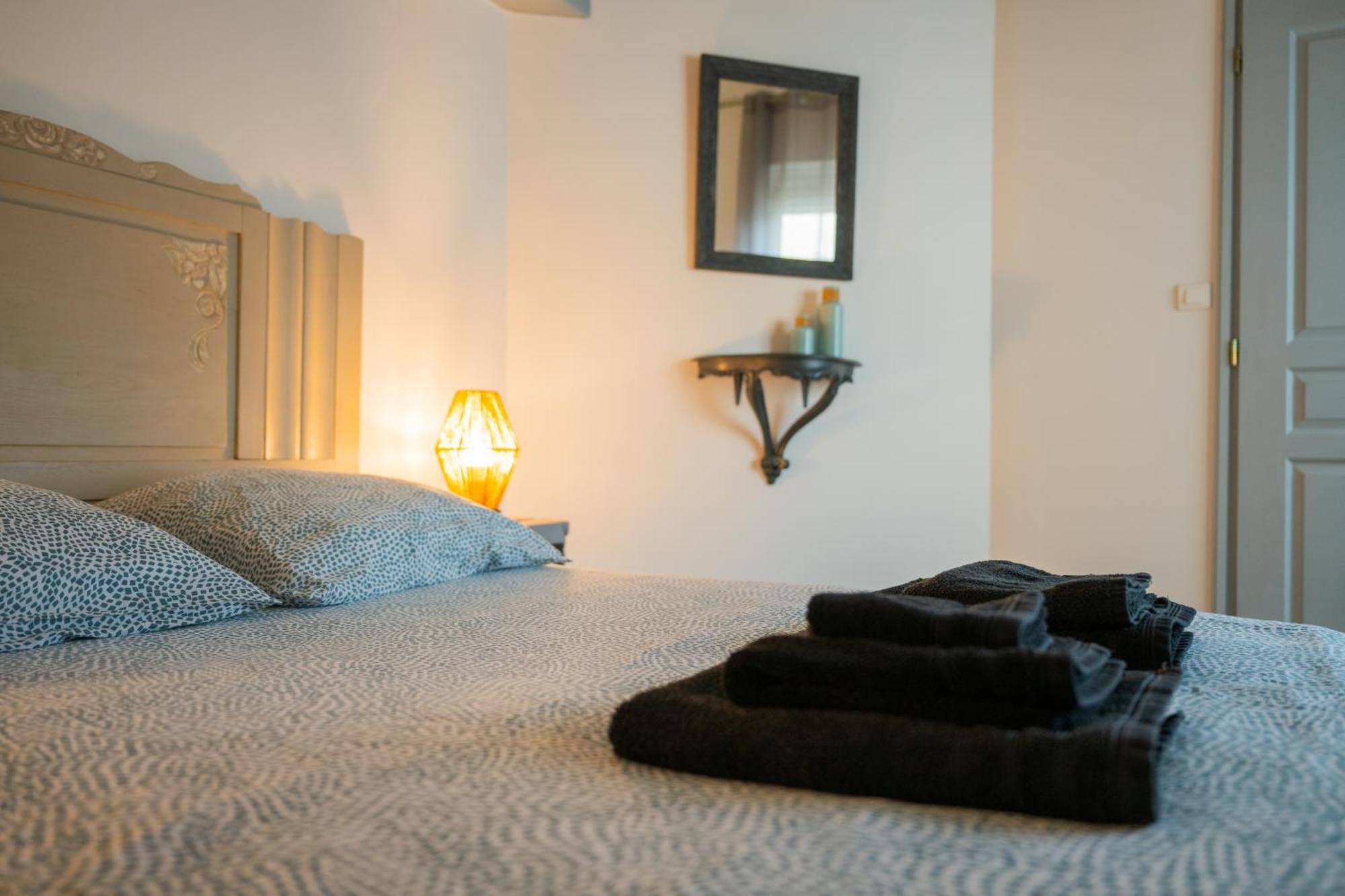 Chez La Fille De L Eclusier Apartment กัสเตลโนดารี ภายนอก รูปภาพ